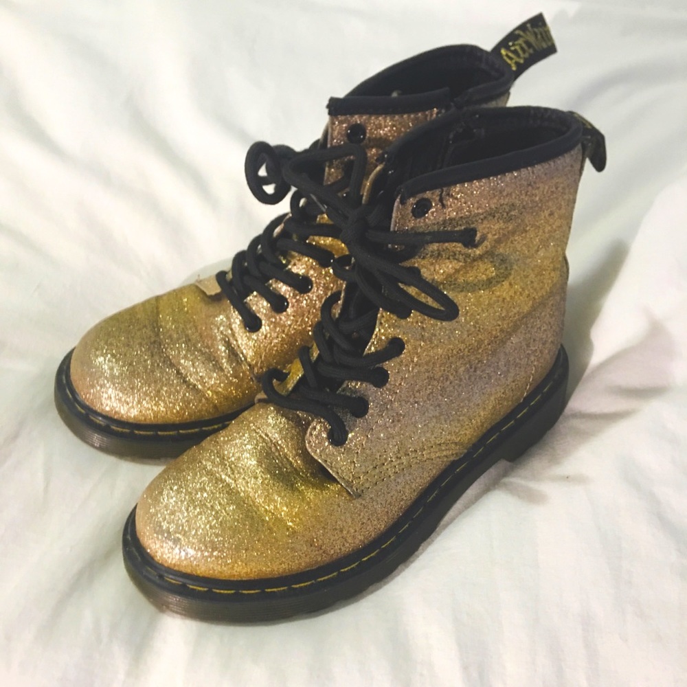Girl’s Dr. Martens Delaney Glitter boots